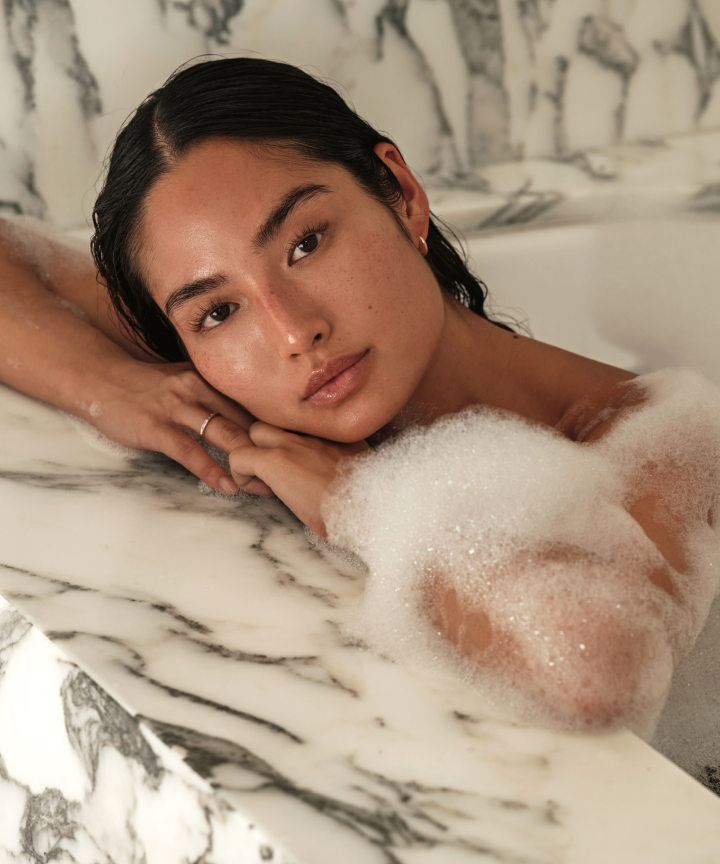 Cloud Foaming Bath Oil – Aromatic Bubble Bath Meets Deep Moisture